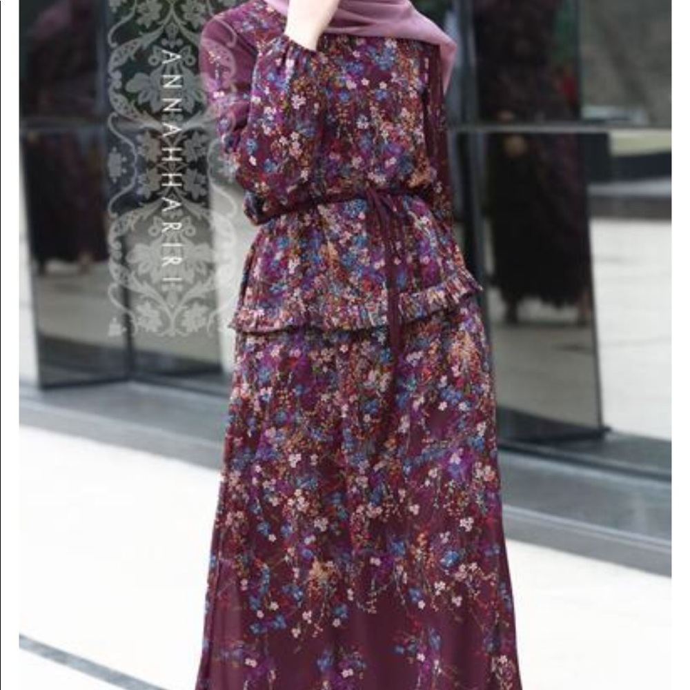 Singapore Modest Maxi Dress in an excellent condition